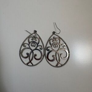 Dangle teardrop earrings